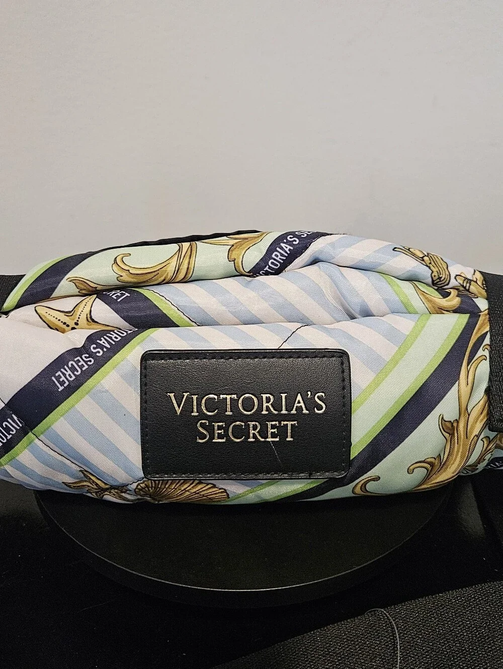 Victoria's Secret Limited Edition Graphic Fold-and-Pack Blanket 2019.